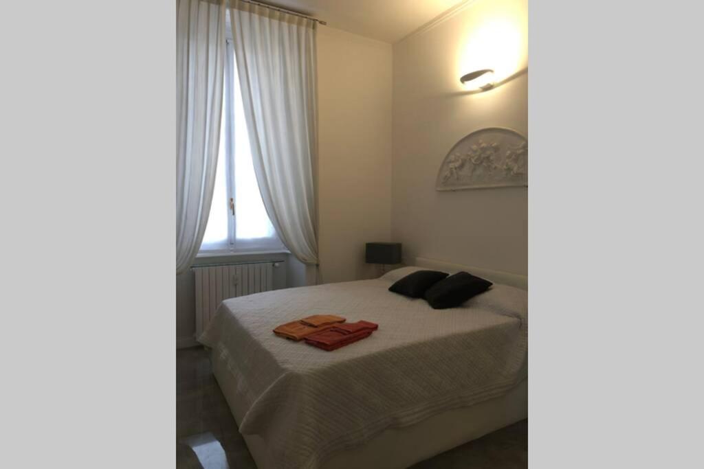 Casa Alberto Da Giussano, Elegante Bilocale In Centro Con Balcone Sul Parco Milan Bagian luar foto
