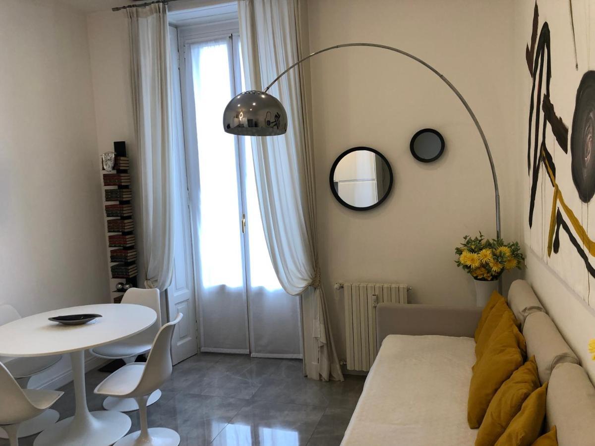 Casa Alberto Da Giussano, Elegante Bilocale In Centro Con Balcone Sul Parco Milan Bagian luar foto