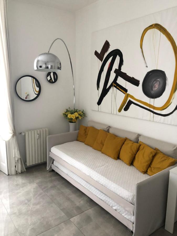 Casa Alberto Da Giussano, Elegante Bilocale In Centro Con Balcone Sul Parco Milan Bagian luar foto
